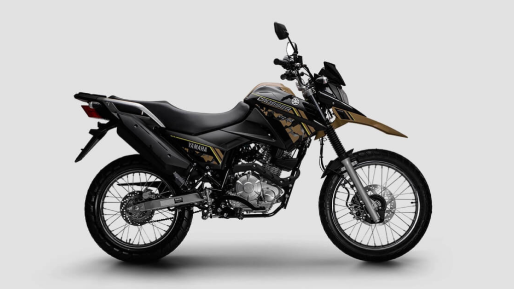 Yamaha XTZ 150 2022 preta com grafismos dourados