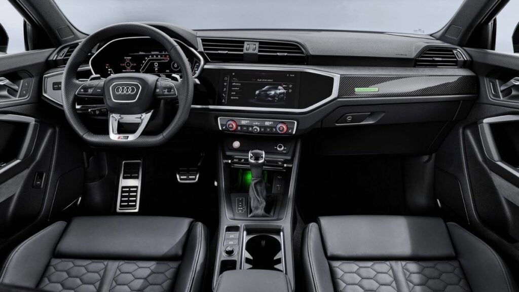 Audi Q3 2022 interior