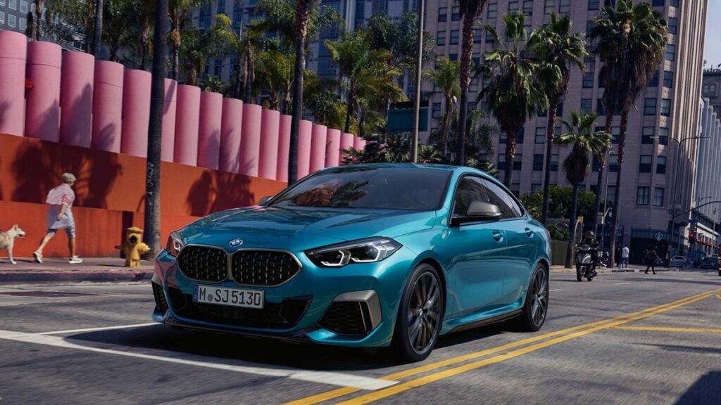 BMW Série 2 Gran Coupé 2022 frente azul