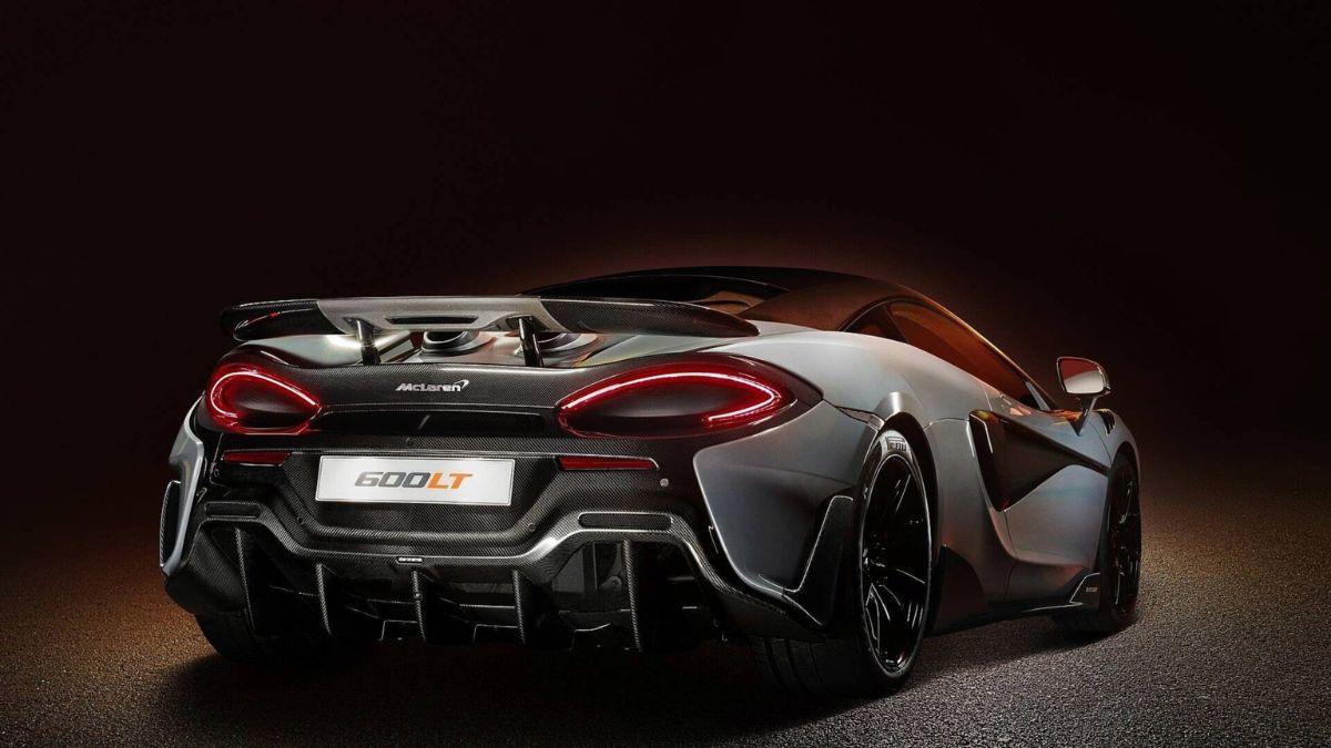 Traseira da McLaren 600LT 2022