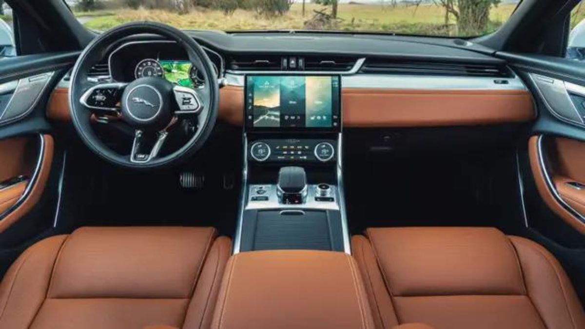 Interior do Jaguar XF 2022