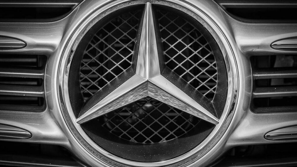Logo da Mercedes-Benz montadora de veículos